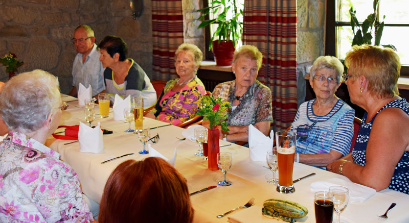 Im Restaurant Herzogskelter in G�glingen