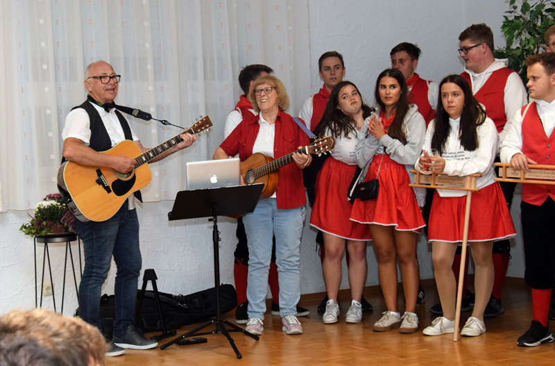 Der grne Kirbejahrgang mit Untersttzung von Norbert Sperl und Margret Paucker