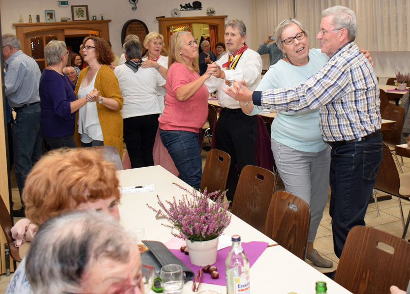 Tanzen nach der Polonaise im S�ngerheim